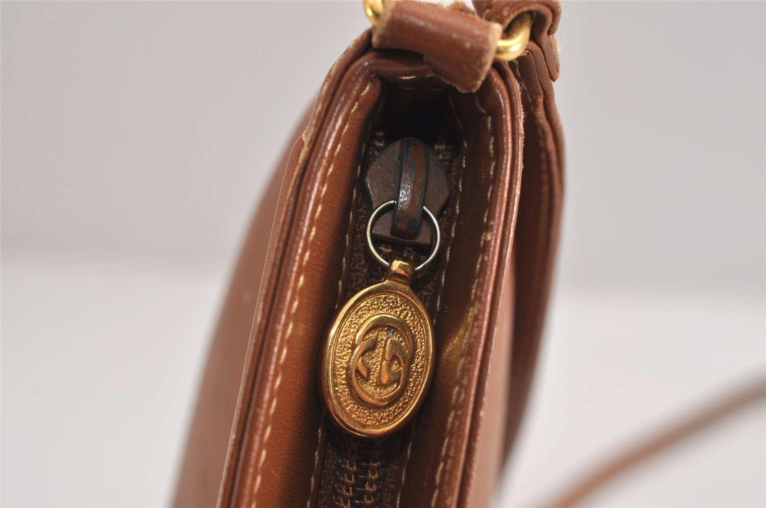 Authentic GUCCI Vintage Shoulder Cross Body Bag Purse Leather Brown 4438J