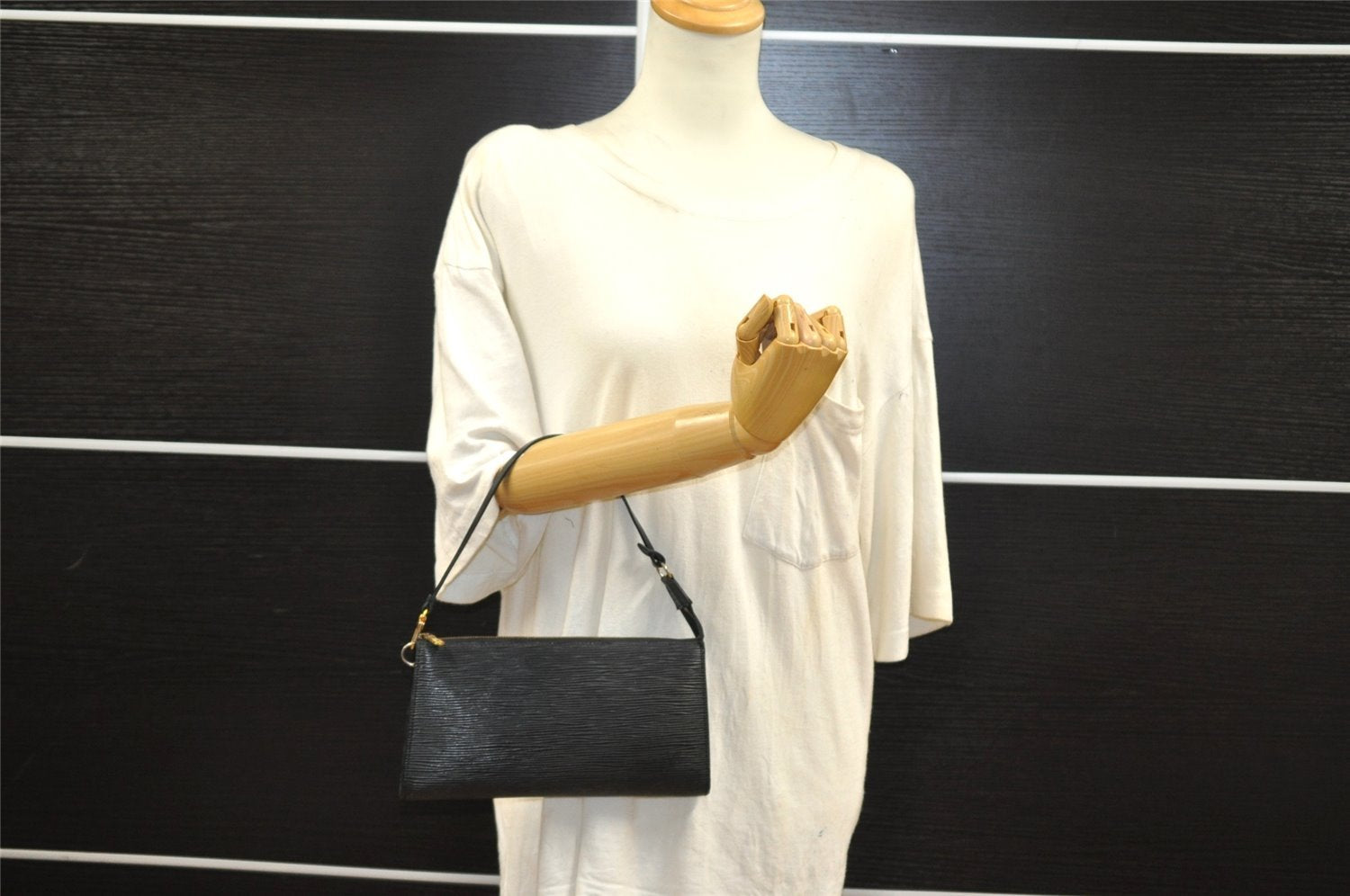 Authentic Louis Vuitton Epi Pochette Accessoires Pouch Black M52942 LV 4439I