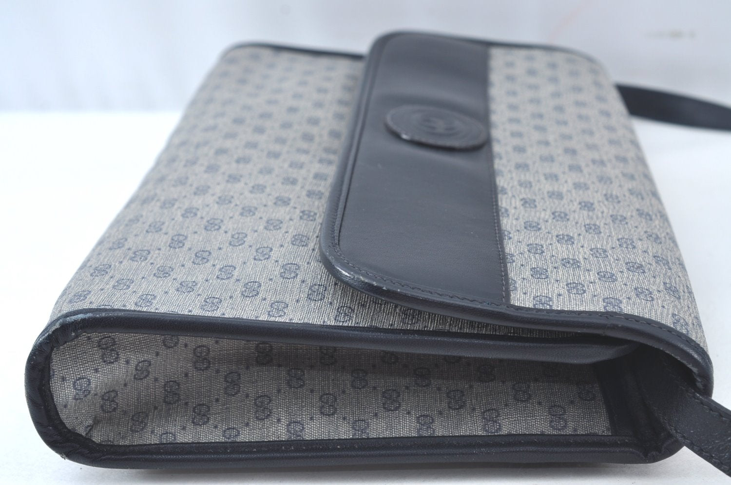 Authentic GUCCI Micro GG PVC Leather Shoulder Cross Bag Navy Blue Junk 4439J