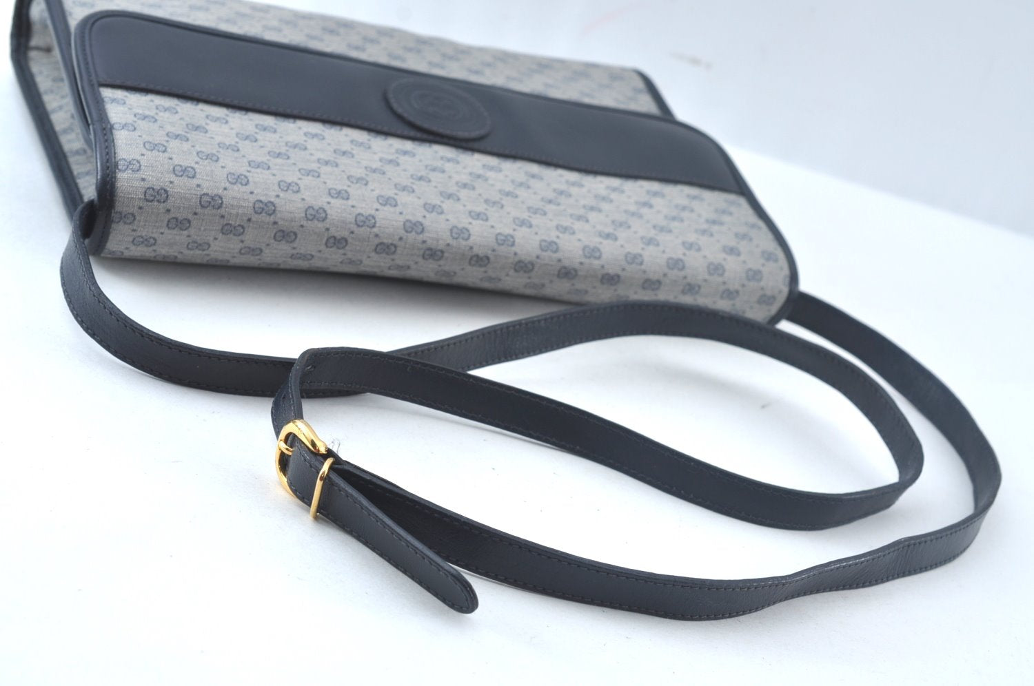 Authentic GUCCI Micro GG PVC Leather Shoulder Cross Bag Navy Blue Junk 4439J