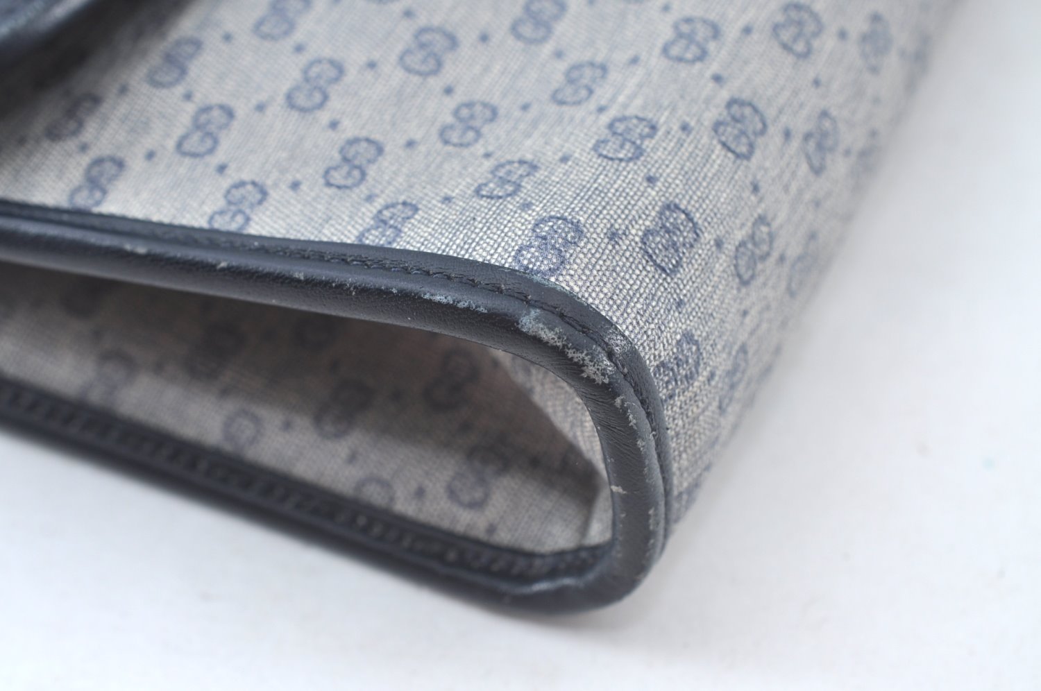 Authentic GUCCI Micro GG PVC Leather Shoulder Cross Bag Navy Blue Junk 4439J