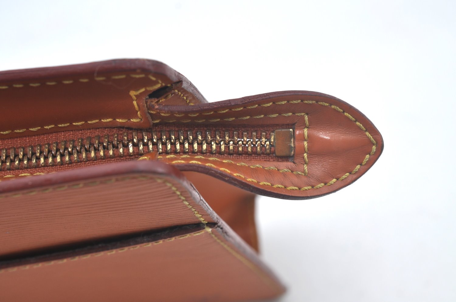 Authentic Louis Vuitton Epi Pochette Homme Clutch Hand Bag Brown M52528 LV 4440I