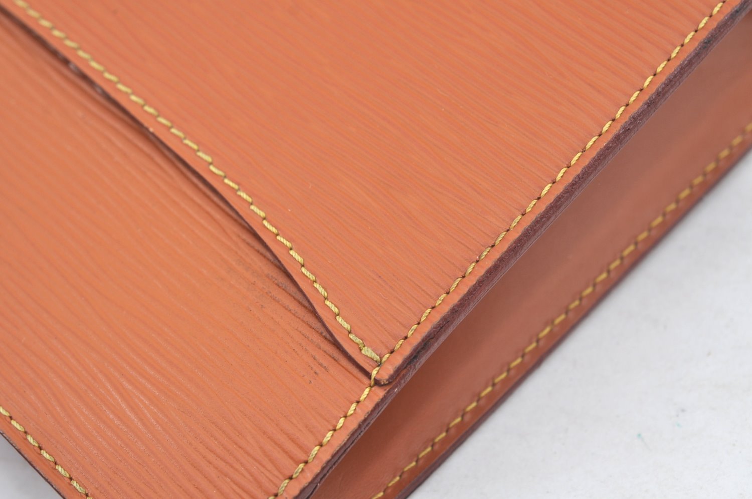 Authentic Louis Vuitton Epi Pochette Homme Clutch Hand Bag Brown M52528 LV 4440I