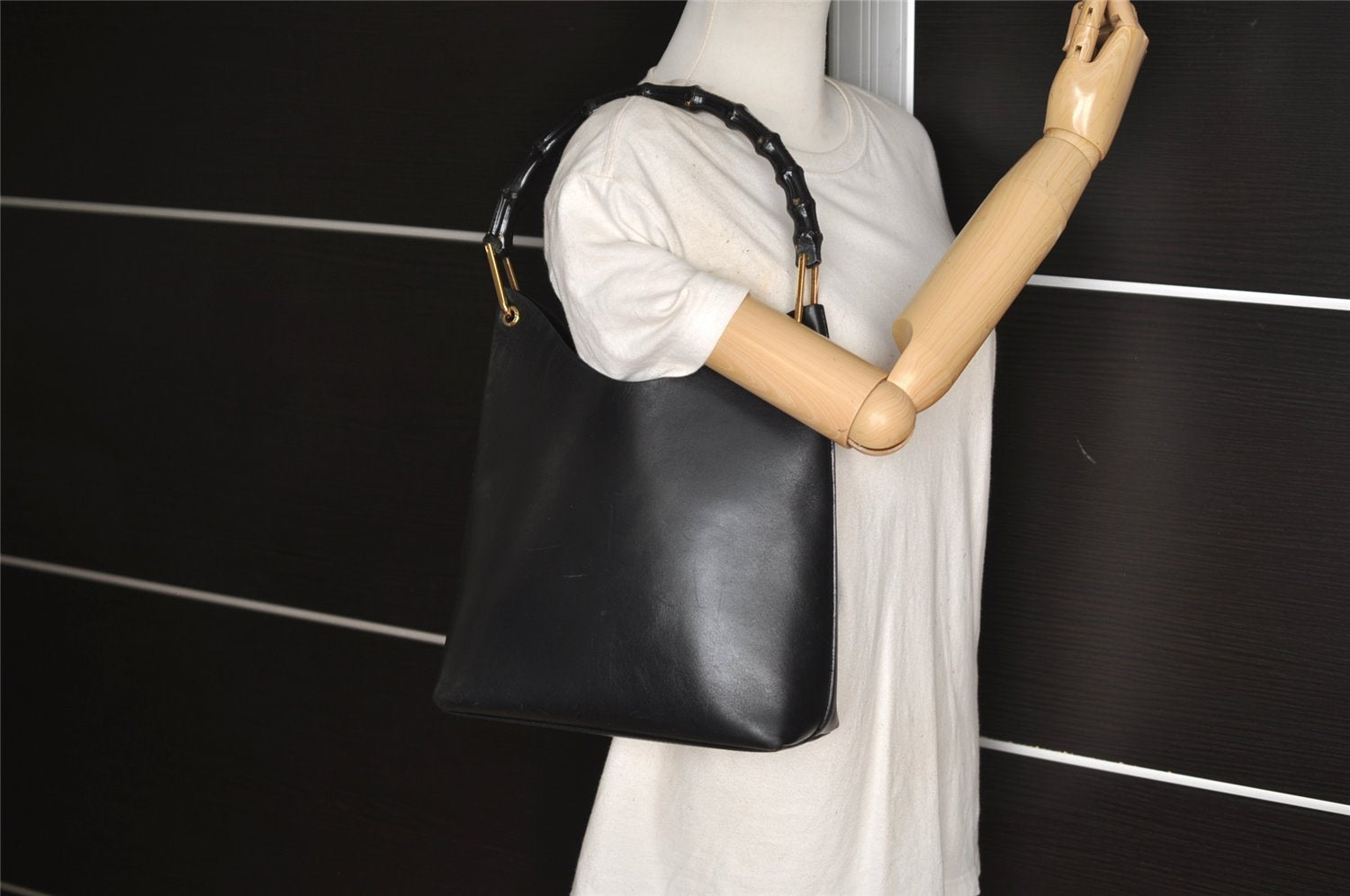 Authentic GUCCI Vintage Bamboo Shoulder Hand Bag Purse Leather Black 4440J