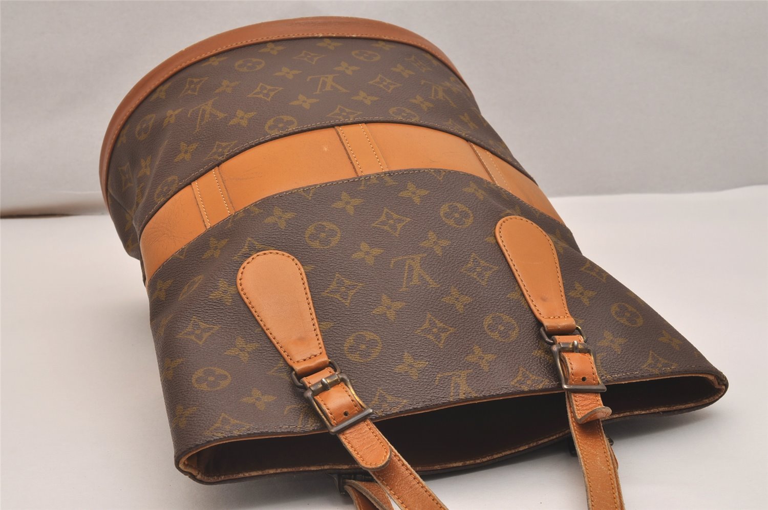 Authentic Louis Vuitton Monogram Bucket GM Shoulder Bag T42236 USA Model 4443J