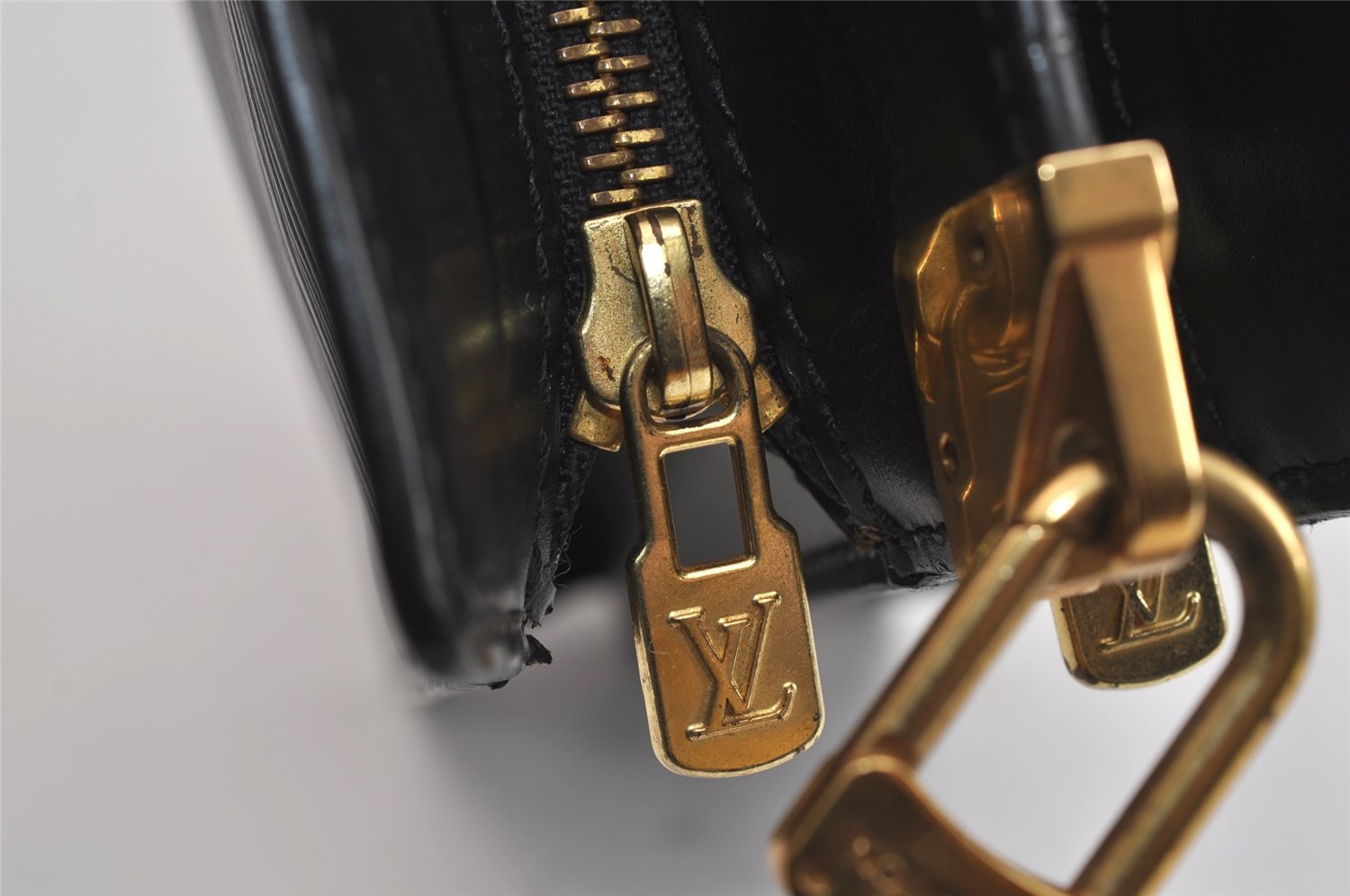 Authentic Louis Vuitton Epi Enghien 2Way Shoulder Clutch Bag M52112 Black 4445J