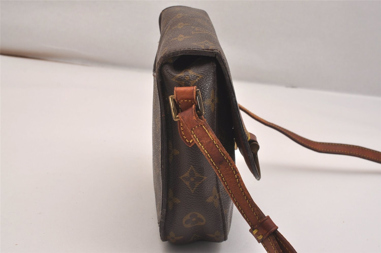 Authentic Louis Vuitton Monogram Saint Cloud MM M51243 Shoulder Cross Bag 4447J