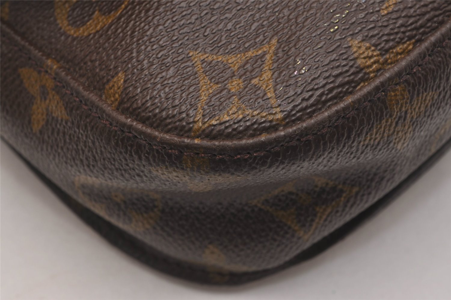 Authentic Louis Vuitton Monogram Saint Cloud MM M51243 Shoulder Cross Bag 4447J