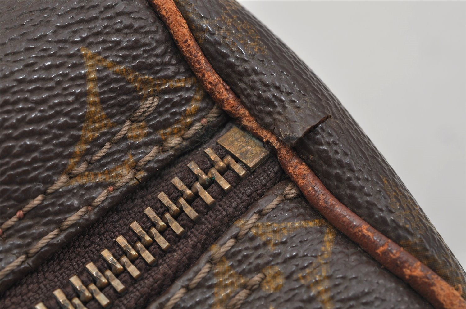 Authentic Louis Vuitton Monogram Papillon 26 Hand Bag Old Model LV 4448J