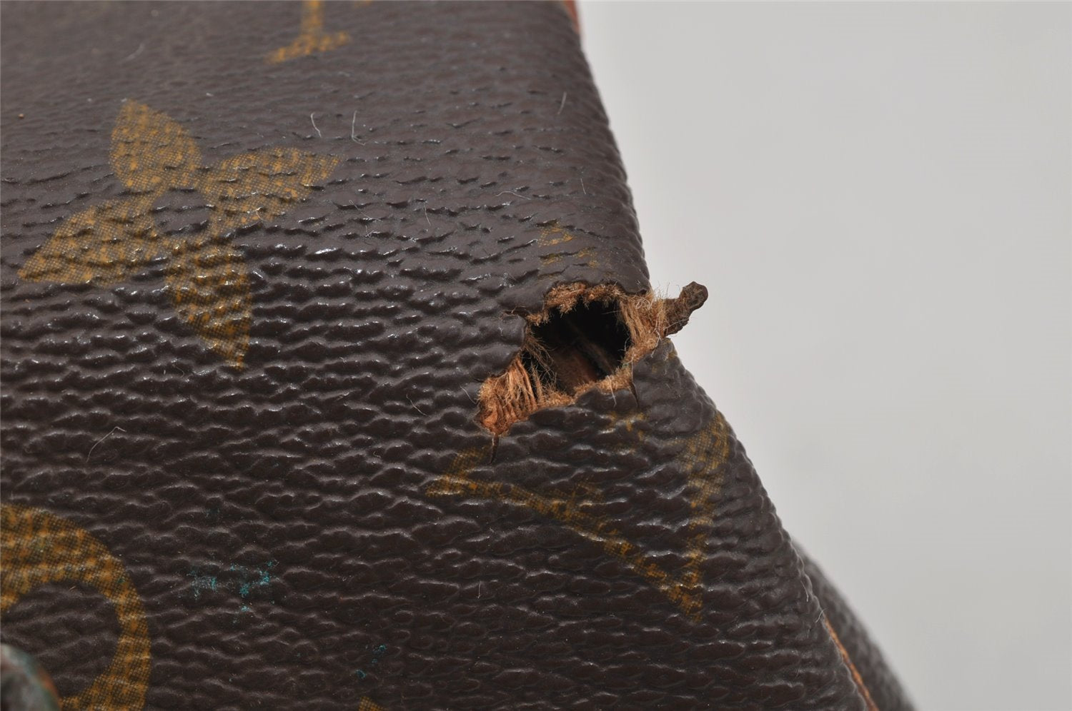 Authentic Louis Vuitton Monogram Papillon 26 Hand Bag Old Model LV 4448J