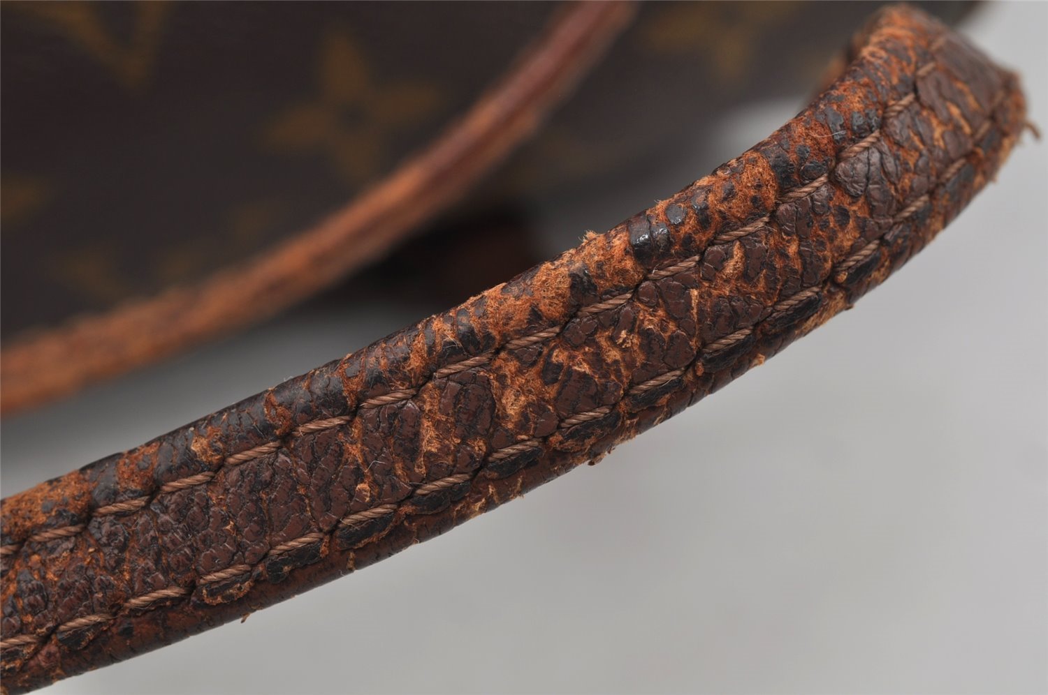 Authentic Louis Vuitton Monogram Papillon 26 Hand Bag Old Model LV 4448J