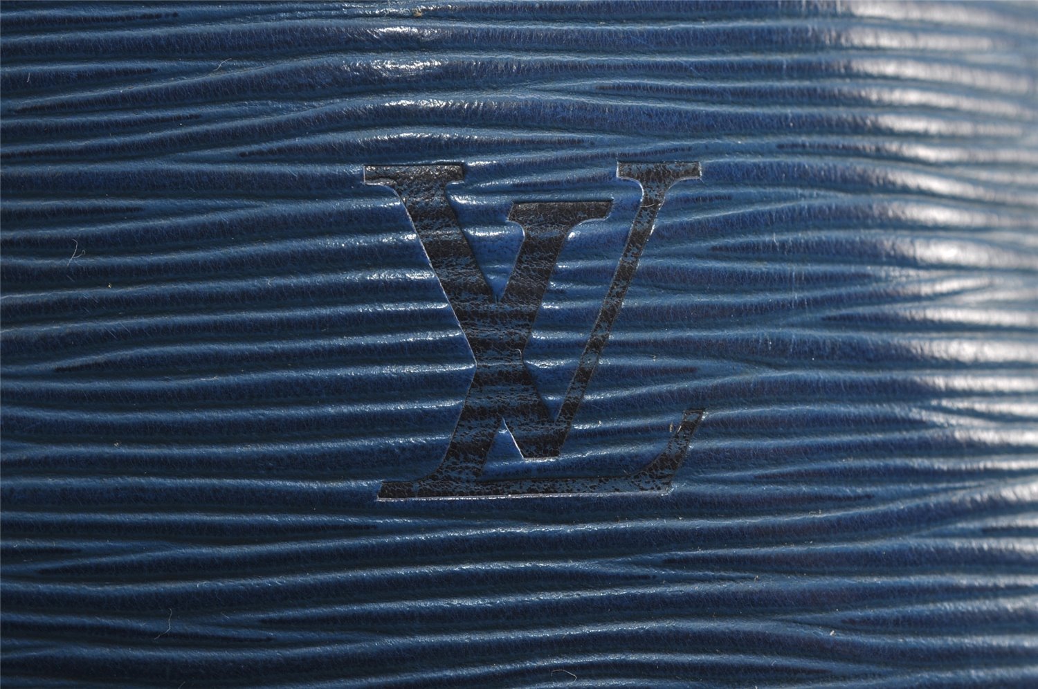 Authentic Louis Vuitton Epi Noe Shoulder Drawstring Bag Blue M44005 LV 4455J