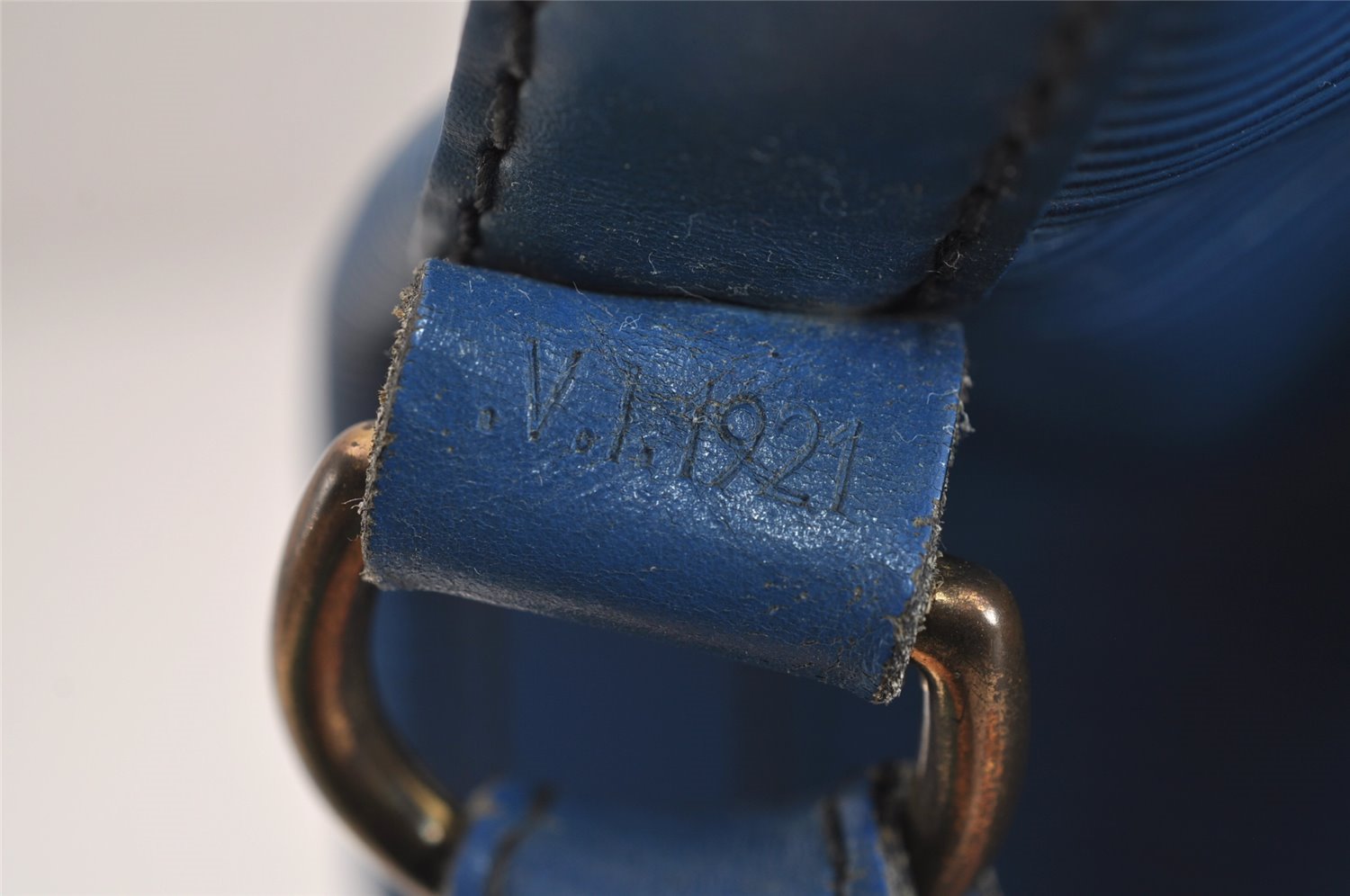 Authentic Louis Vuitton Epi Noe Shoulder Drawstring Bag Blue M44005 LV 4455J