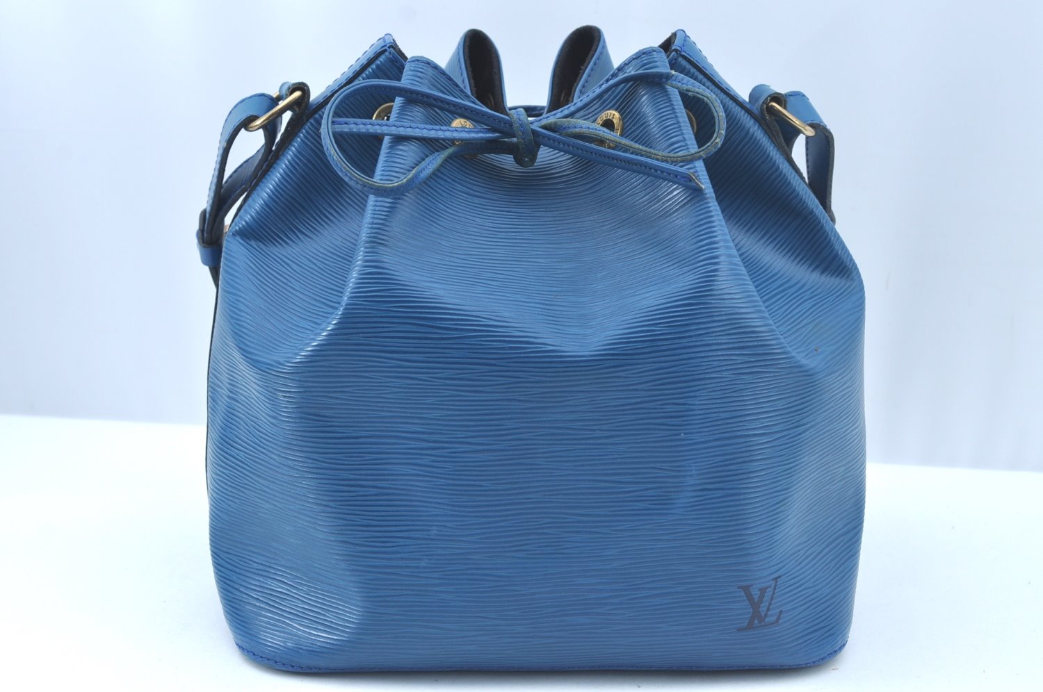 Authentic Louis Vuitton Epi Petit Noe Shoulder Drawstring Bag M44105 Blue 4457I