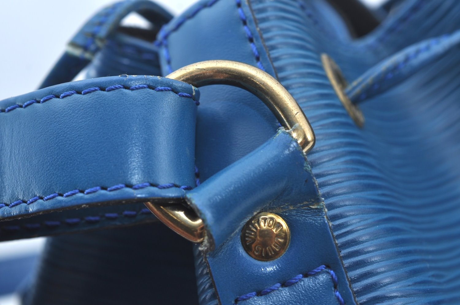 Authentic Louis Vuitton Epi Petit Noe Shoulder Drawstring Bag M44105 Blue 4457I