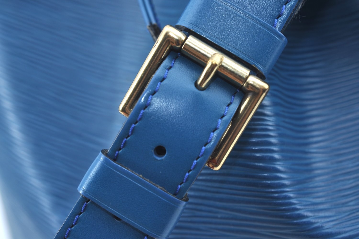 Authentic Louis Vuitton Epi Petit Noe Shoulder Drawstring Bag M44105 Blue 4457I