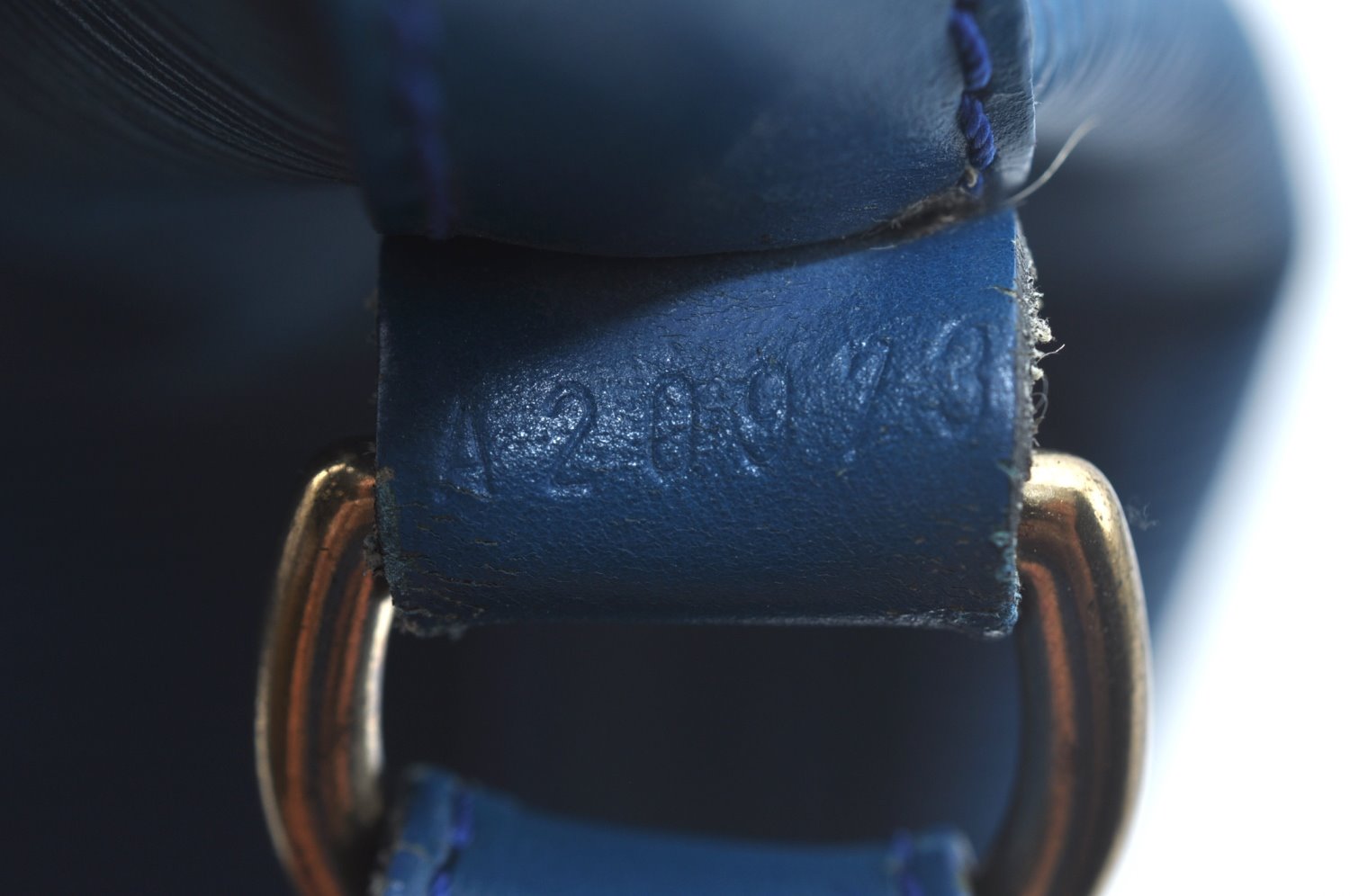 Authentic Louis Vuitton Epi Petit Noe Shoulder Drawstring Bag M44105 Blue 4457I