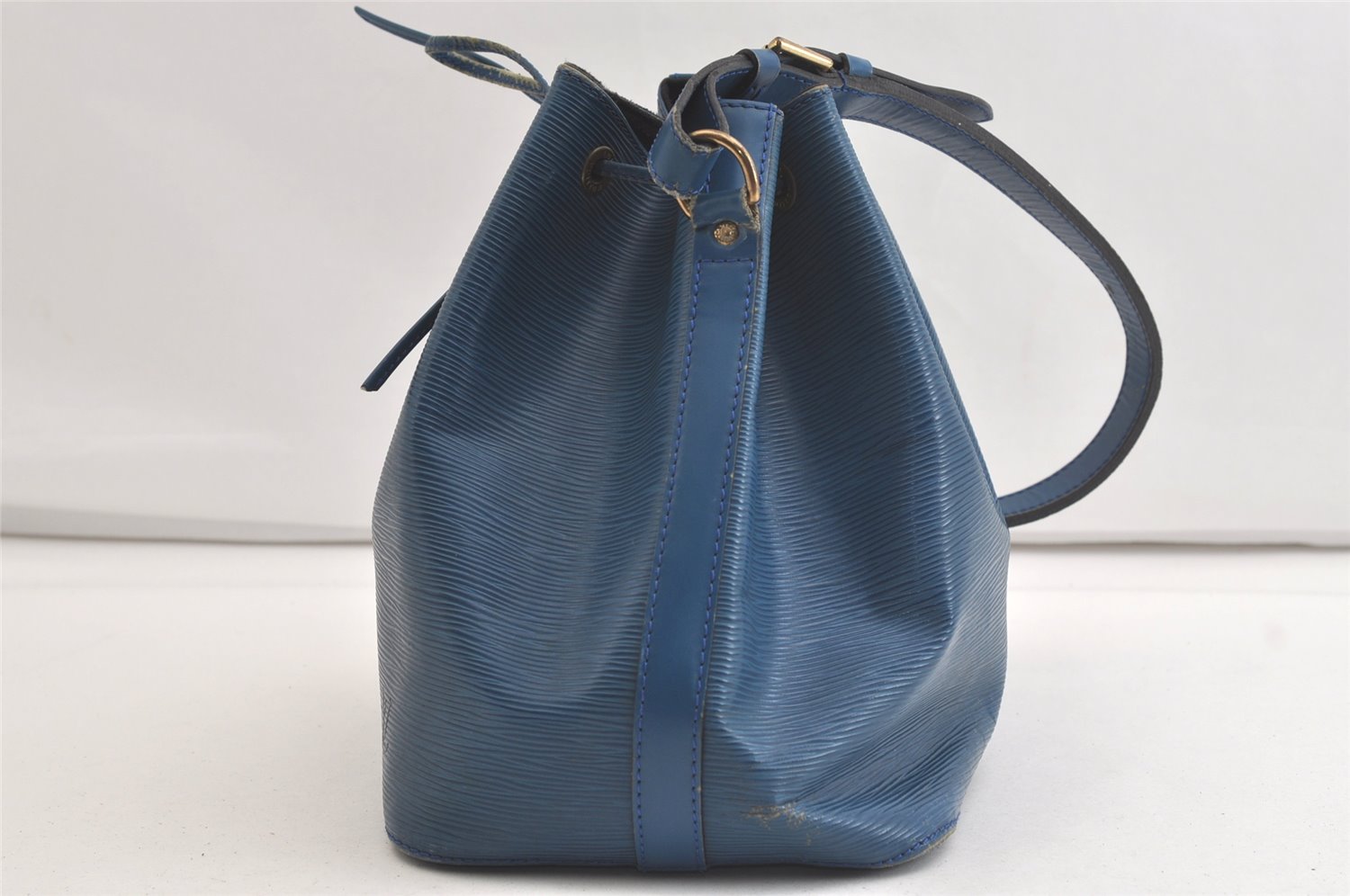Authentic Louis Vuitton Epi Petit Noe Shoulder Drawstring Bag M44105 Blue 4457K