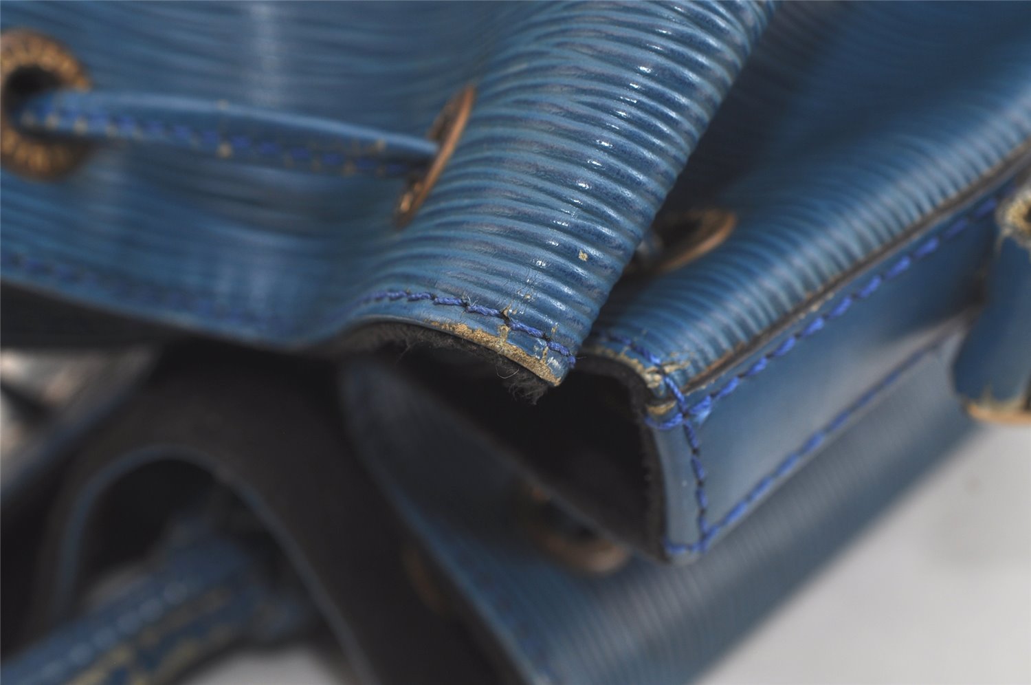 Authentic Louis Vuitton Epi Petit Noe Shoulder Drawstring Bag M44105 Blue 4457K