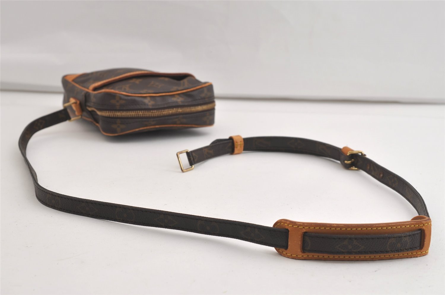 Authentic Louis Vuitton Monogram Danube Shoulder Cross Bag M45266 Junk 4460K