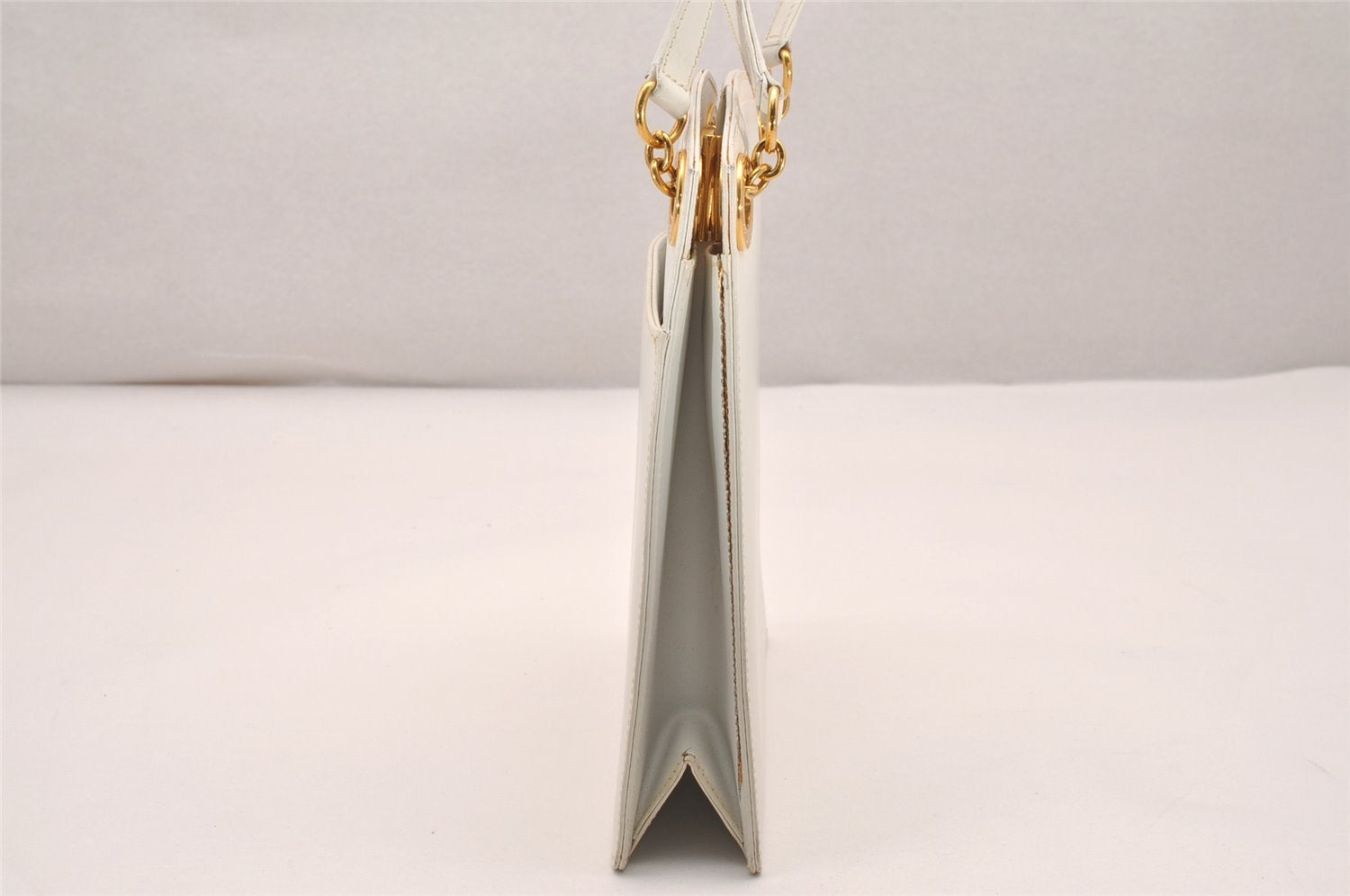 Authentic GUCCI Vintage Shoulder Bag Purse Leather White Junk 4461J