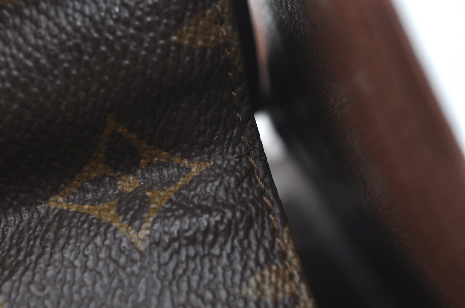 Authentic Louis Vuitton Monogram Pochette Dame PM Clutch Bag Old Model LV 4462I