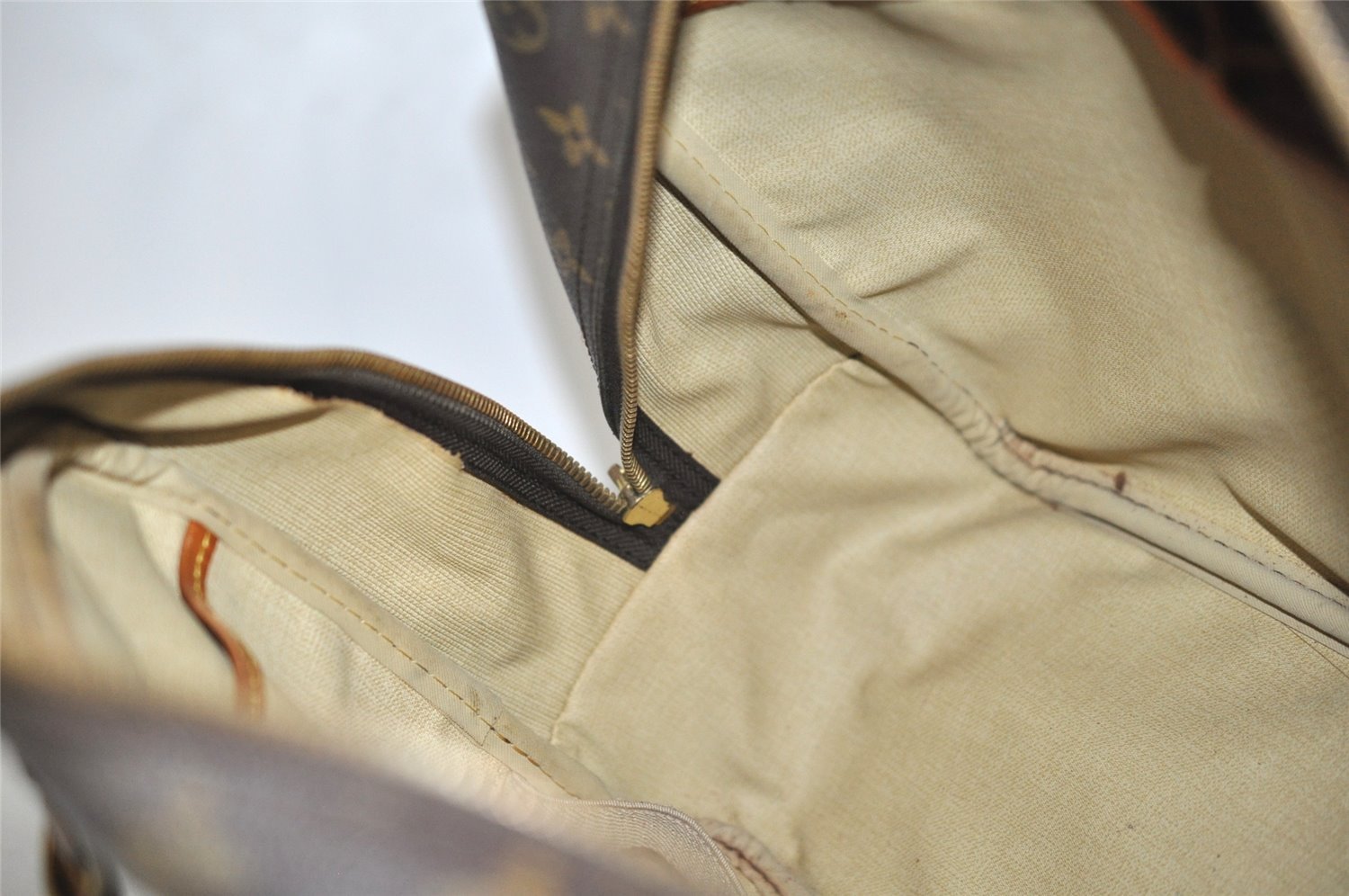 Authentic Louis Vuitton Monogram Deauville Hand Bag M47270 LV 4469I