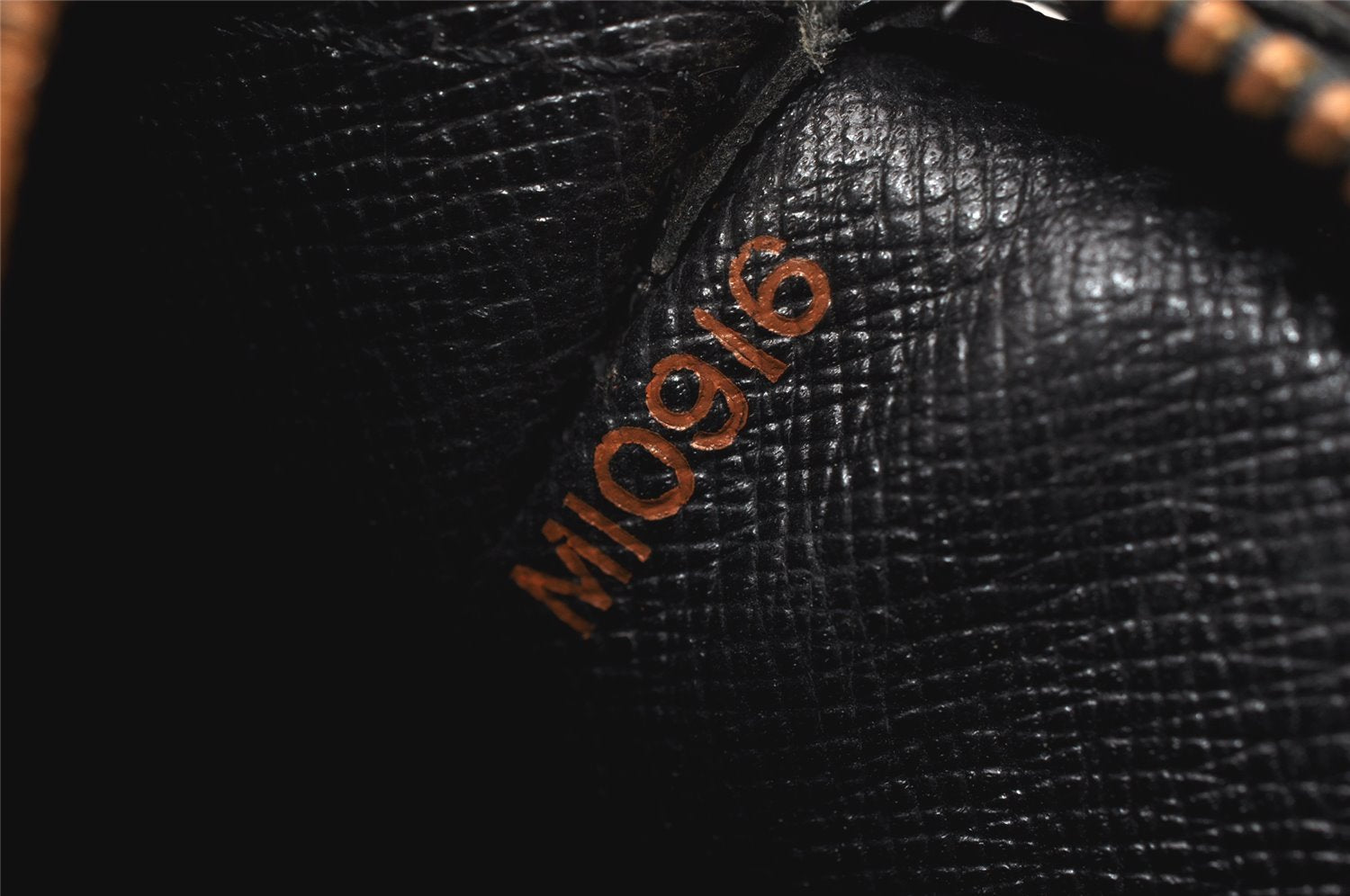 Authentic Louis Vuitton Epi Enghien 2Way Shoulder Clutch Bag M52112 Black 4472K