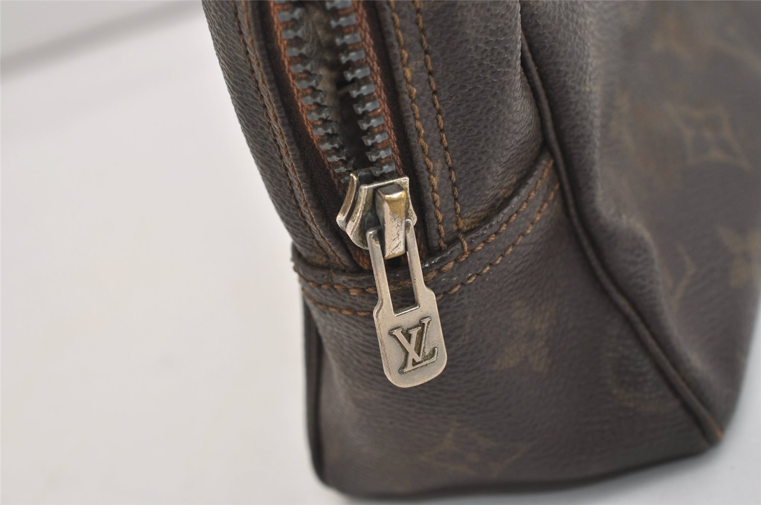 Auth Louis Vuitton Monogram Trousse Toilette 28 Clutch Bag M47522 LV Junk 4477J