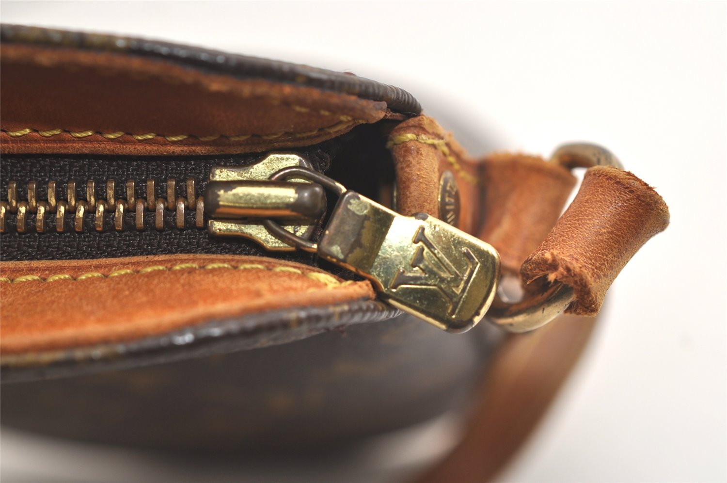 Authentic Louis Vuitton Monogram Drouot Shoulder Cross Bag M51290 Junk 4478K