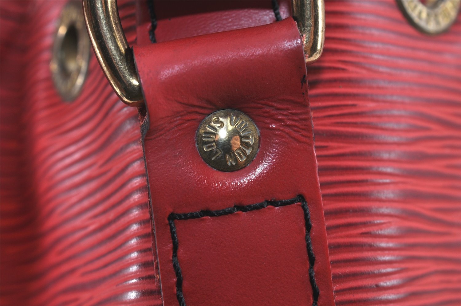 Authentic Louis Vuitton Epi Noe Shoulder Drawstring Bag Red M44007 LV 4481K