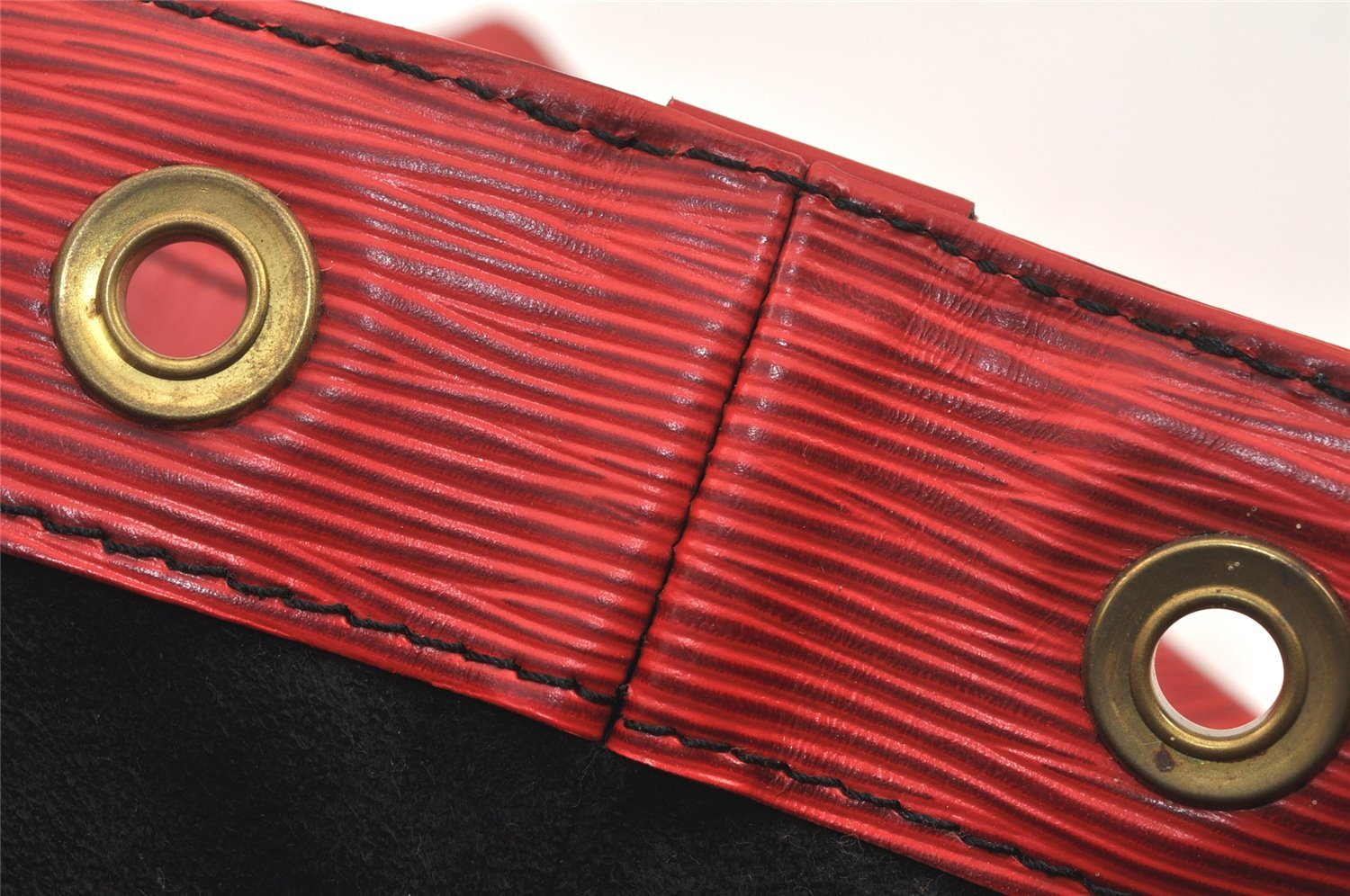 Authentic Louis Vuitton Epi Noe Shoulder Drawstring Bag Red M44007 LV 4481K