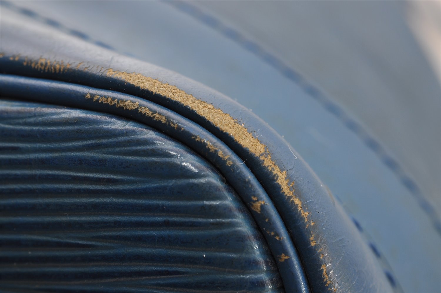 Authentic Louis Vuitton Epi Noe Shoulder Drawstring Bag Blue M44005 LV 4483I