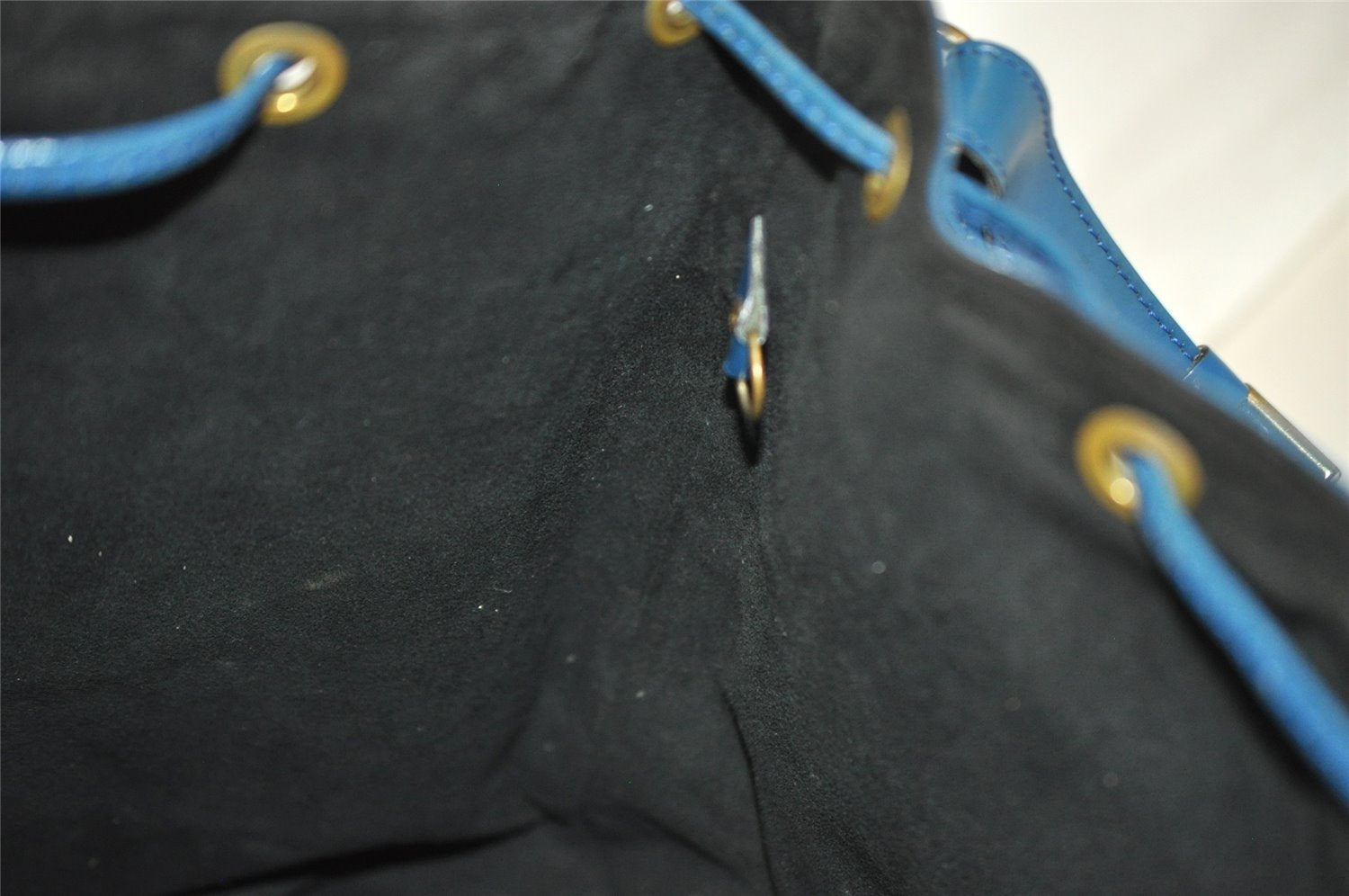 Authentic Louis Vuitton Epi Noe Shoulder Drawstring Bag Blue M44005 LV 4483I