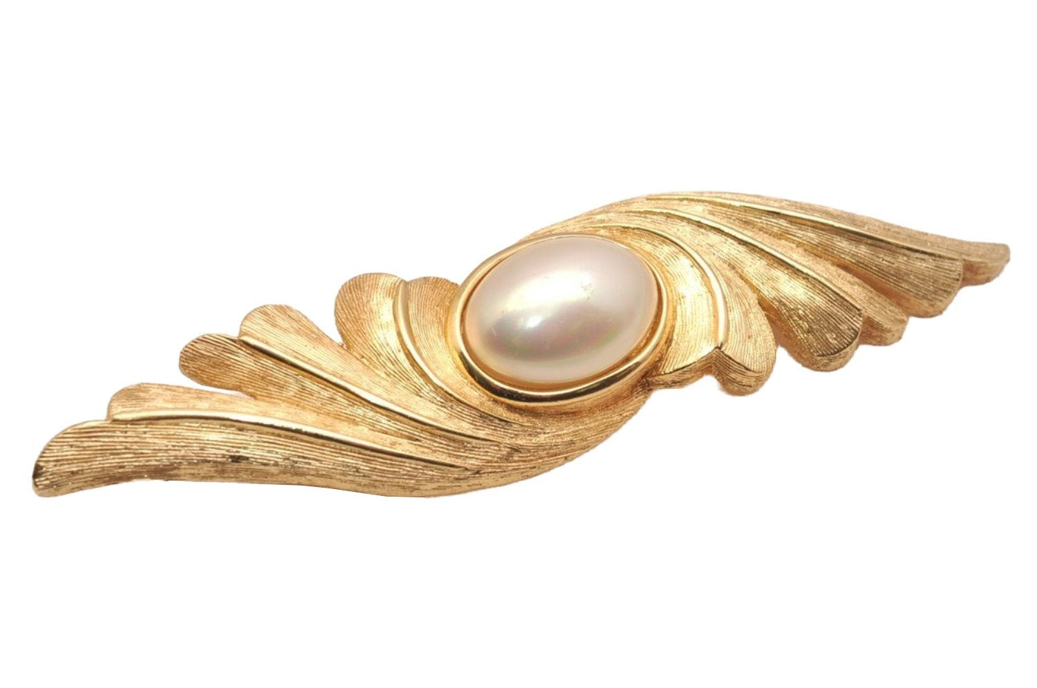 Authentic Christian Dior Vintage Feather Motif Brooch Imitation Pearl Gold 4485J