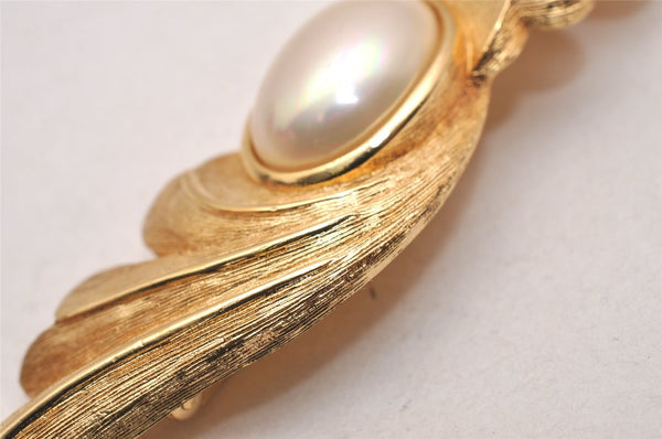 Authentic Christian Dior Vintage Feather Motif Brooch Imitation Pearl Gold 4485J