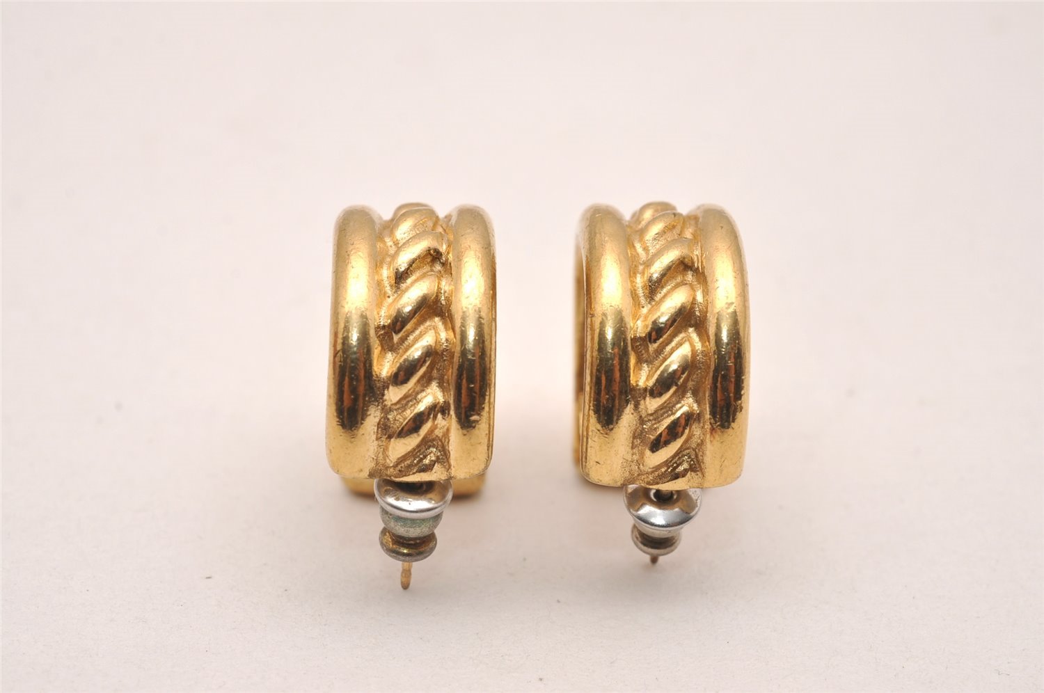 Authentic GIVENCHY Vintage Rope Motif Earrings Gold Tone 4486J