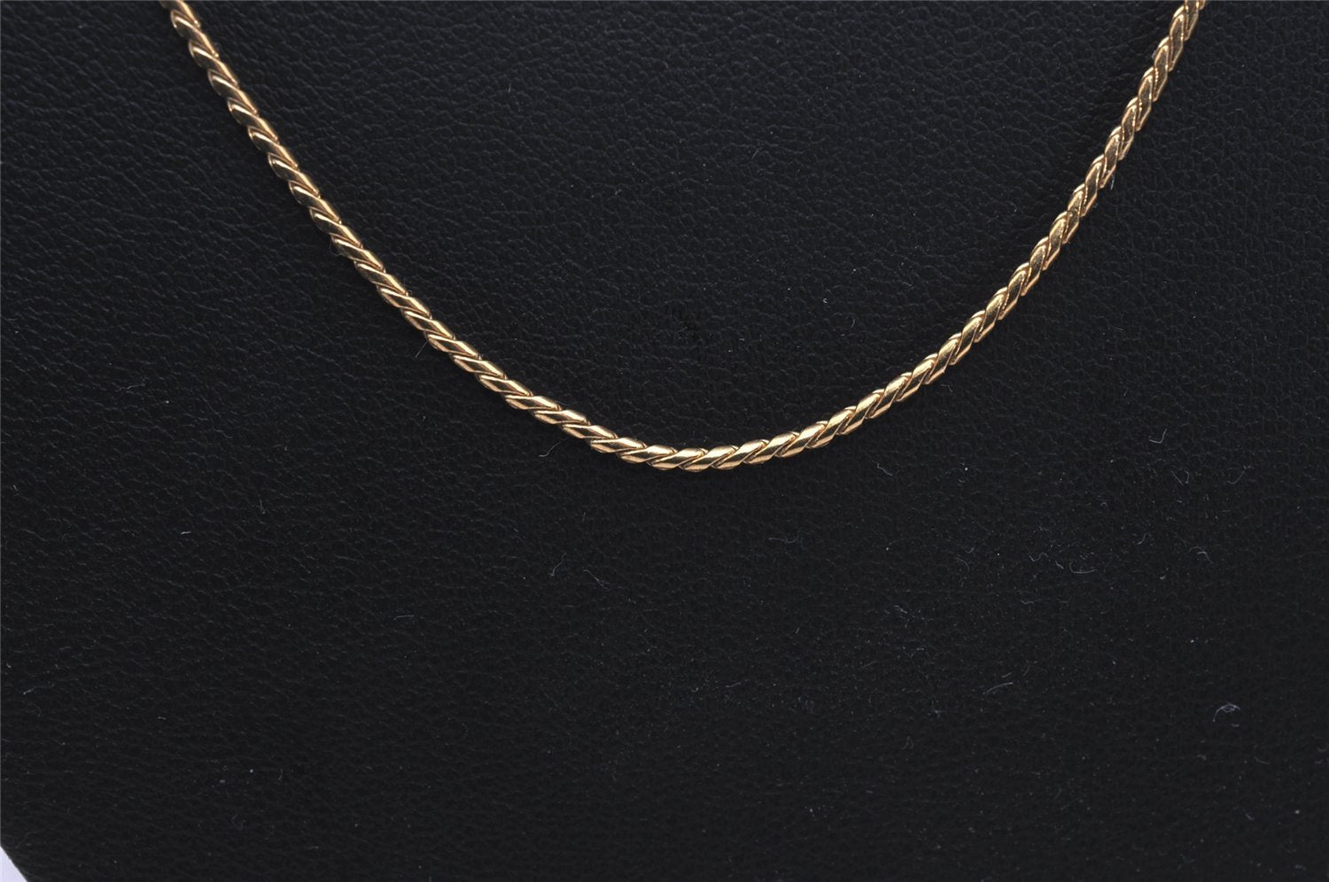 Authentic GIVENCHY Vintage Chain Necklace Gold Tone 4487J