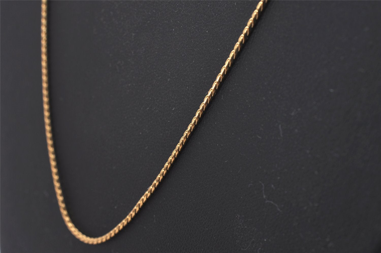 Authentic GIVENCHY Vintage Chain Necklace Gold Tone 4487J