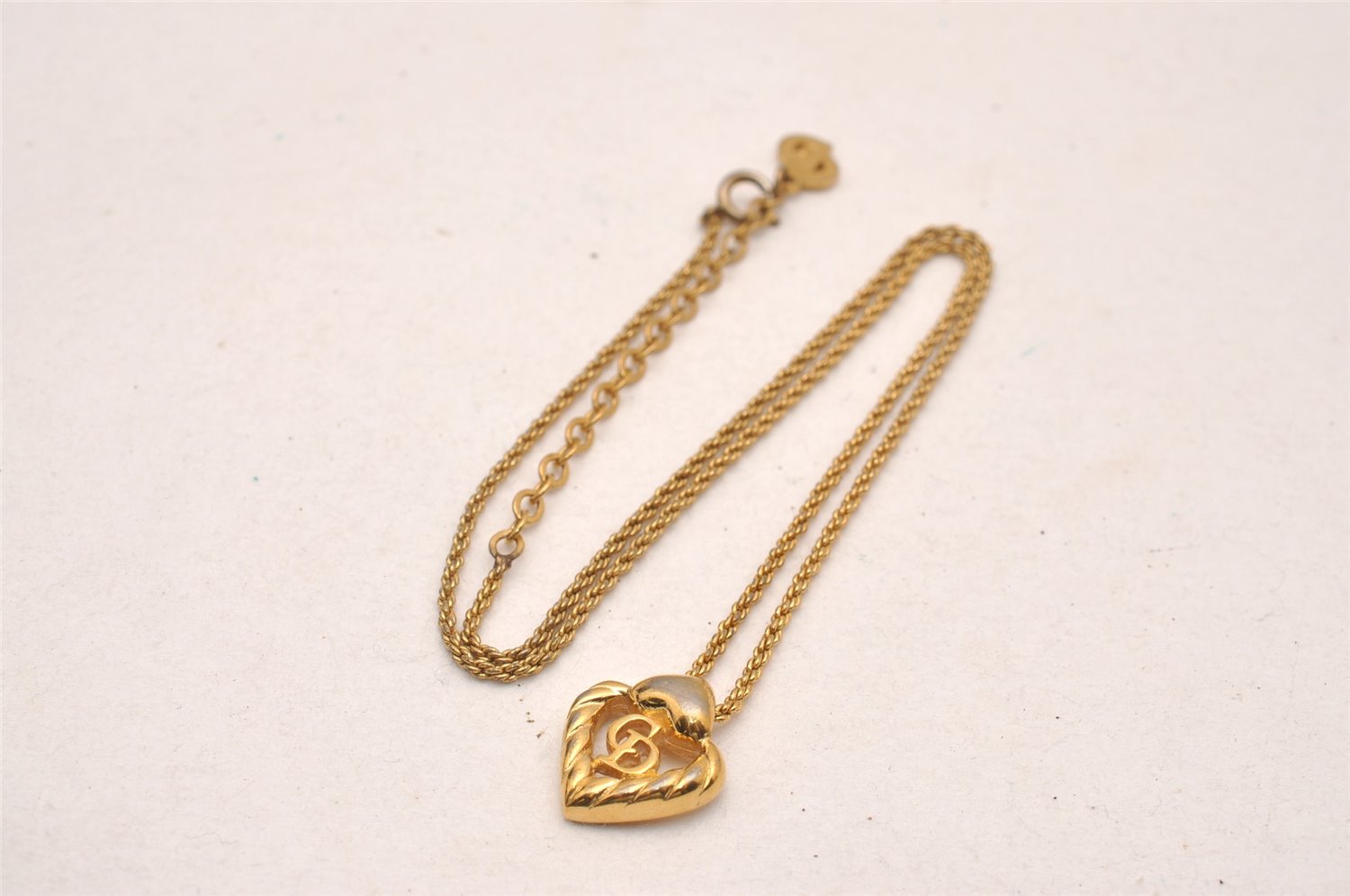 Authentic Christian Dior Gold Tone Chain Pendant Necklace CD 4488J