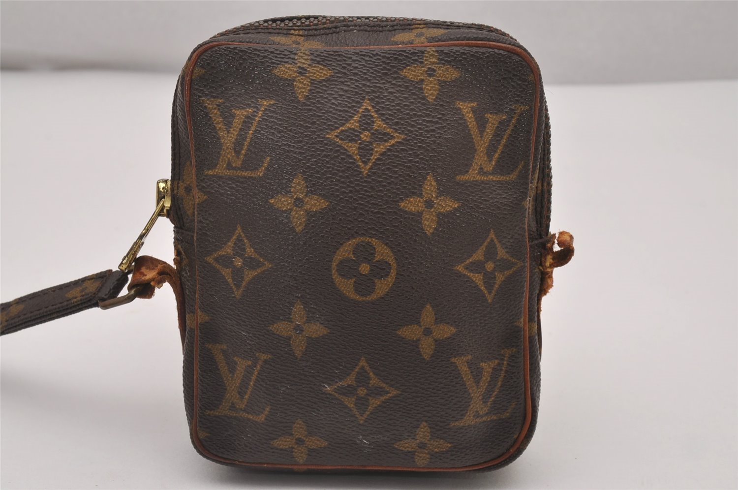 Auth Louis Vuitton Monogram Mini Poche Danube Shoulder Bag M45268 LV Junk 4497I