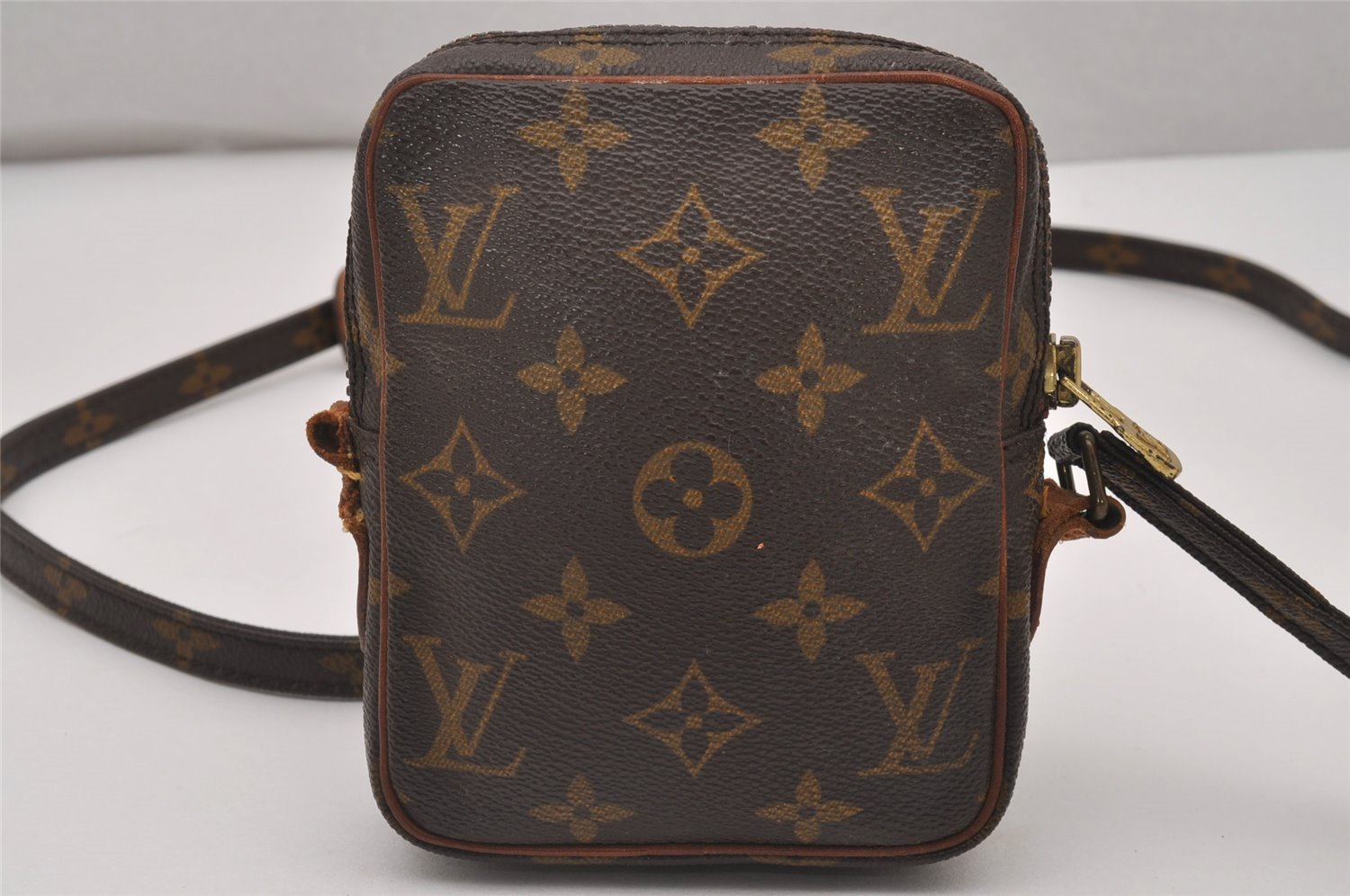 Auth Louis Vuitton Monogram Mini Poche Danube Shoulder Bag M45268 LV Junk 4497I