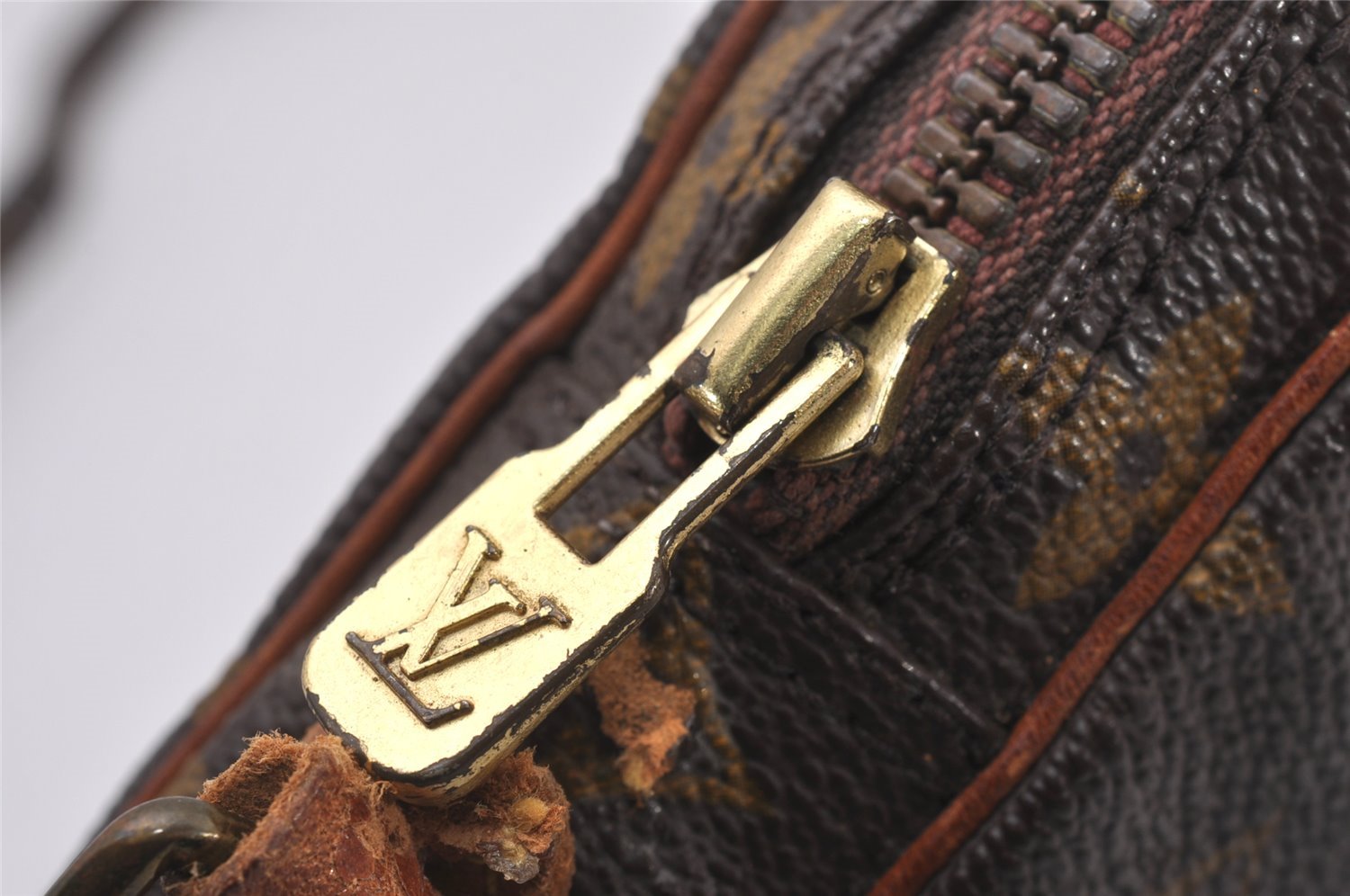 Auth Louis Vuitton Monogram Mini Poche Danube Shoulder Bag M45268 LV Junk 4497I