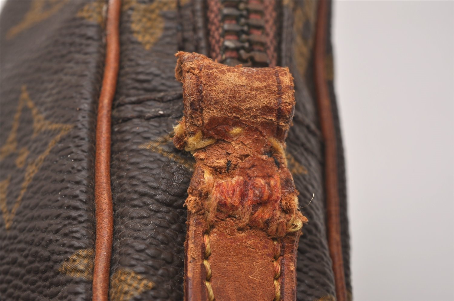 Auth Louis Vuitton Monogram Mini Poche Danube Shoulder Bag M45268 LV Junk 4497I