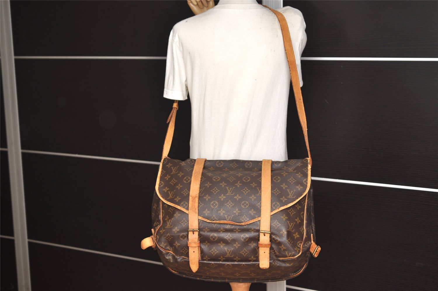 Authentic Louis Vuitton Monogram Saumur 43 Shoulder Cross Bag M42252 LV 4503K