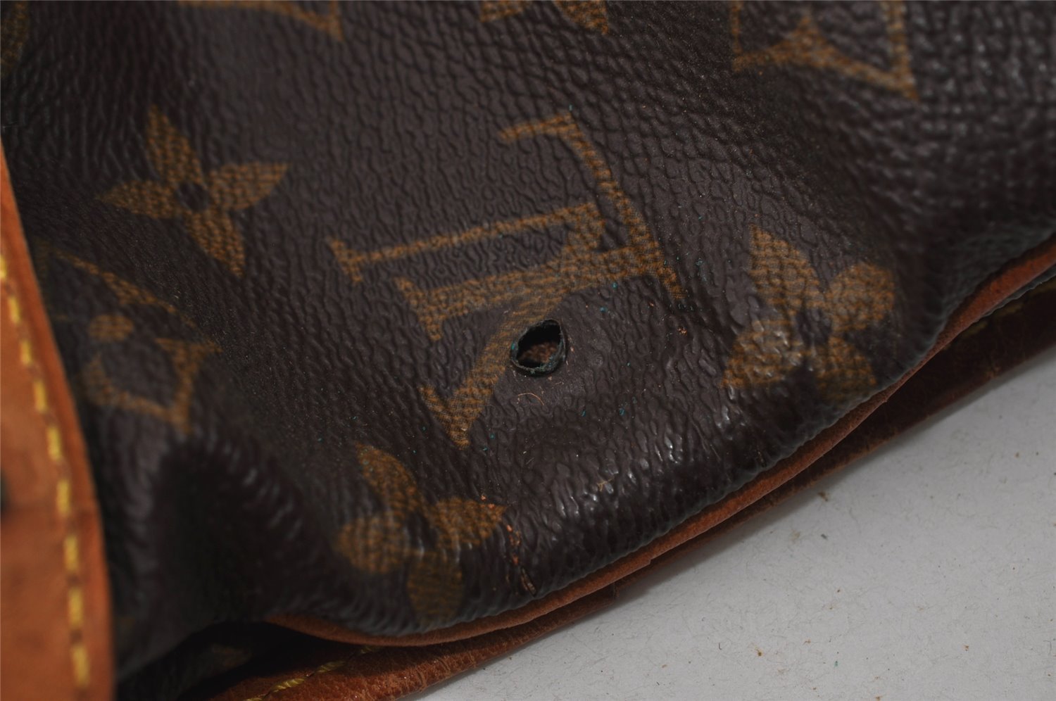 Authentic Louis Vuitton Monogram Saumur 30 Shoulder Cross Bag M42256 LV 4509I