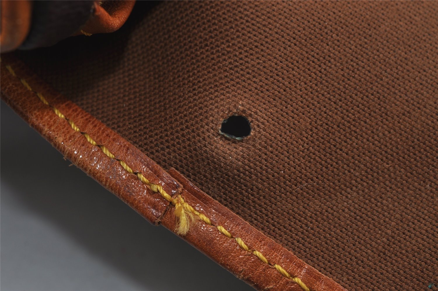 Authentic Louis Vuitton Monogram Saumur 30 Shoulder Cross Bag M42256 LV 4509I