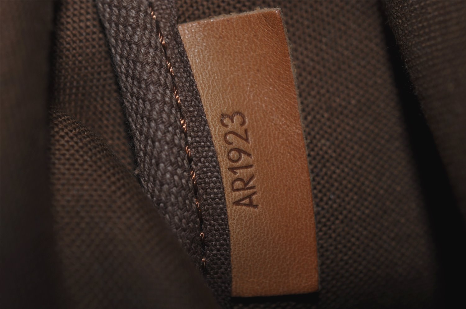 Authentic Louis Vuitton Monogram Saumur 30 Shoulder Cross Bag M42256 LV 4509I