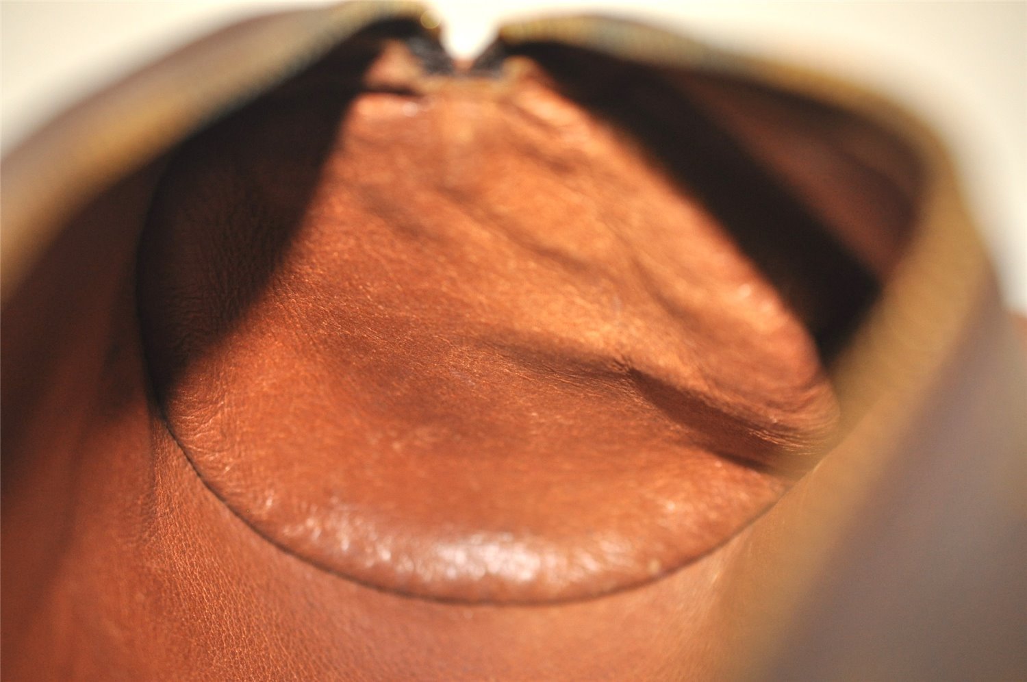 Authentic Louis Vuitton Monogram Papillon 22 Hand Bag Old Model LV 4515I