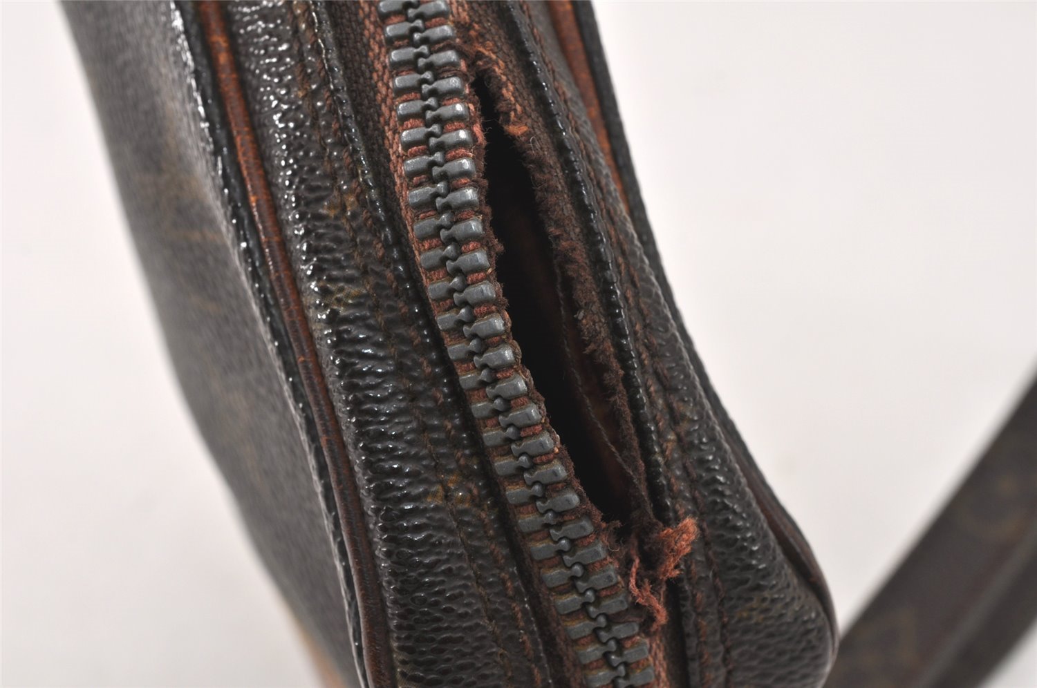 Auth Louis Vuitton Monogram Marly Dragonne PM Clutch Bag Old Model Junk 4517K